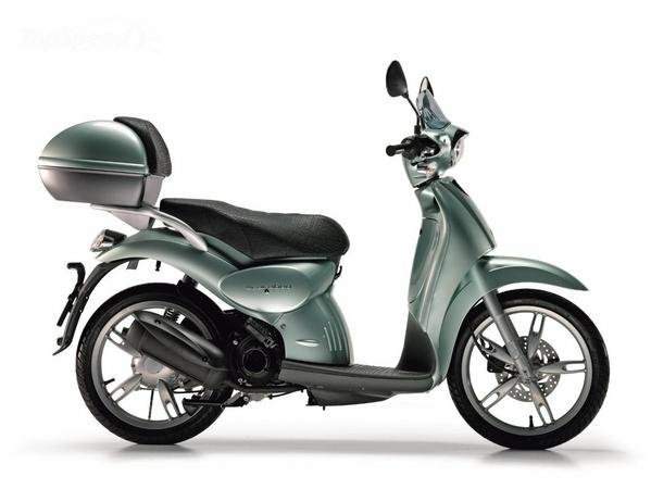 Мотоцикл Aprilia Scarabeo 100 2013