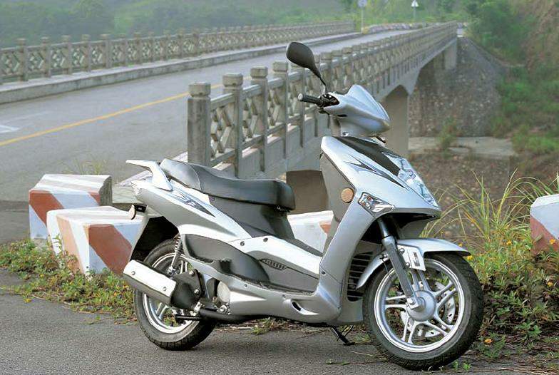 Мотоцикл CFMOTO Glory 125 2010