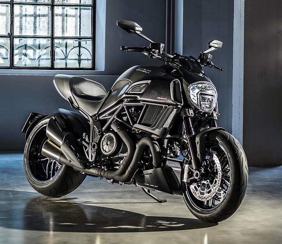 Мотоцикл Ducati Diavel Carbon 2016