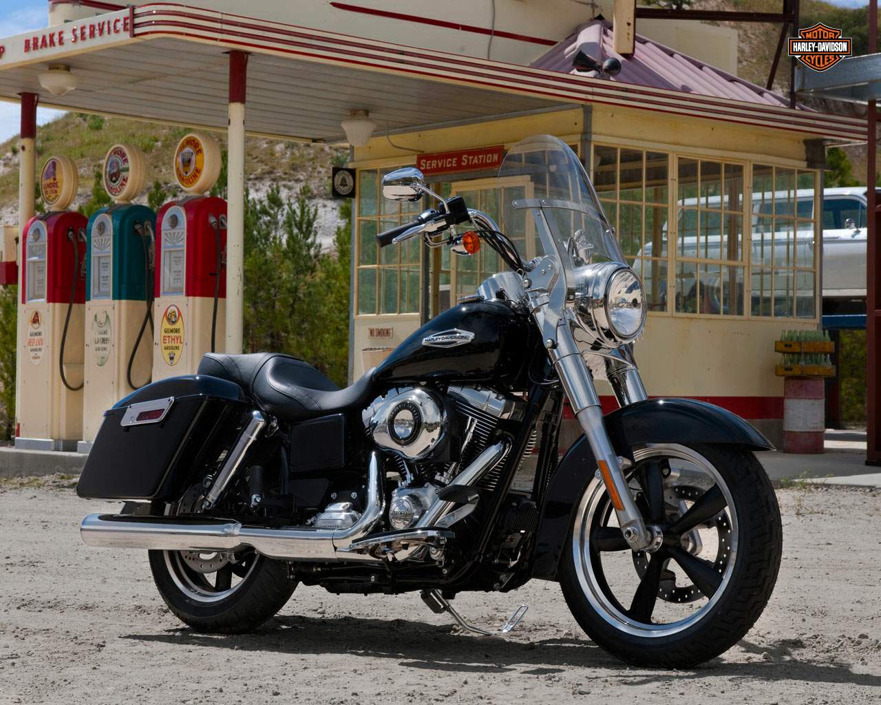 Мотоцикл Harley Davidson FLD Dyna Switchback 2012