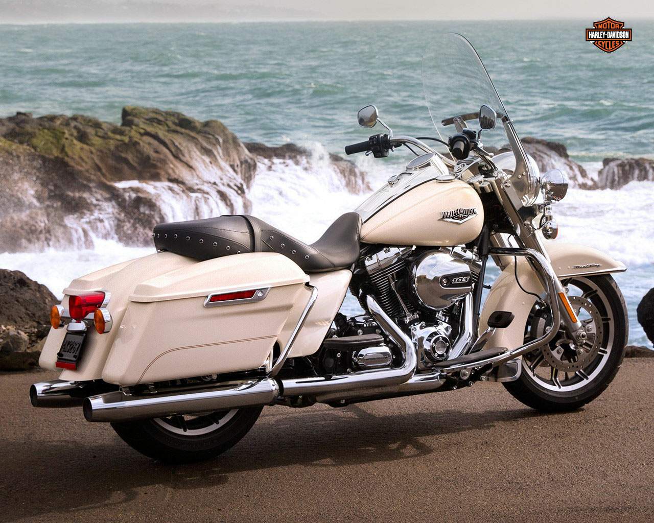 Мотоцикл Harley Davidson FLHR Road King 2015