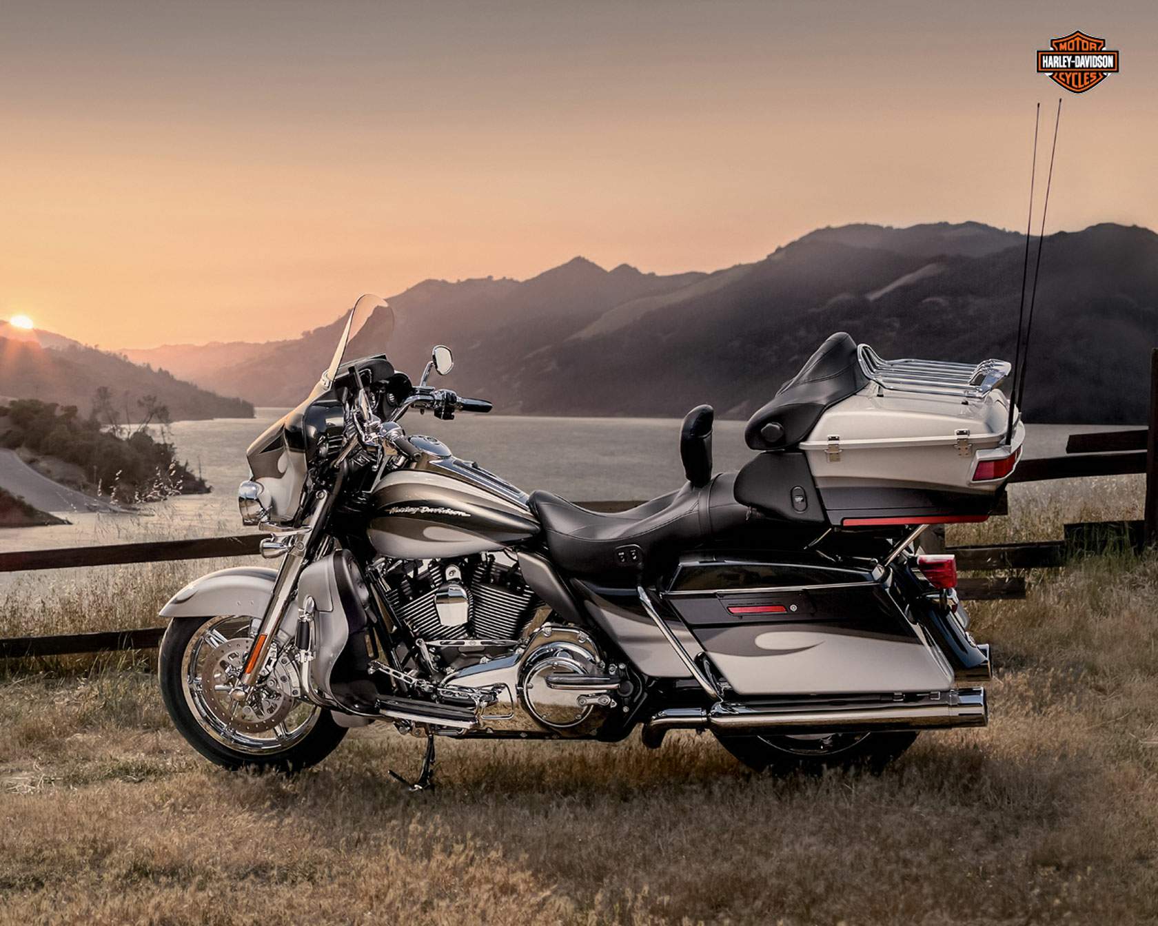 Мотоцикл Harley Davidson FLHTCU Electra Glide Ultra Classic CVO 2013