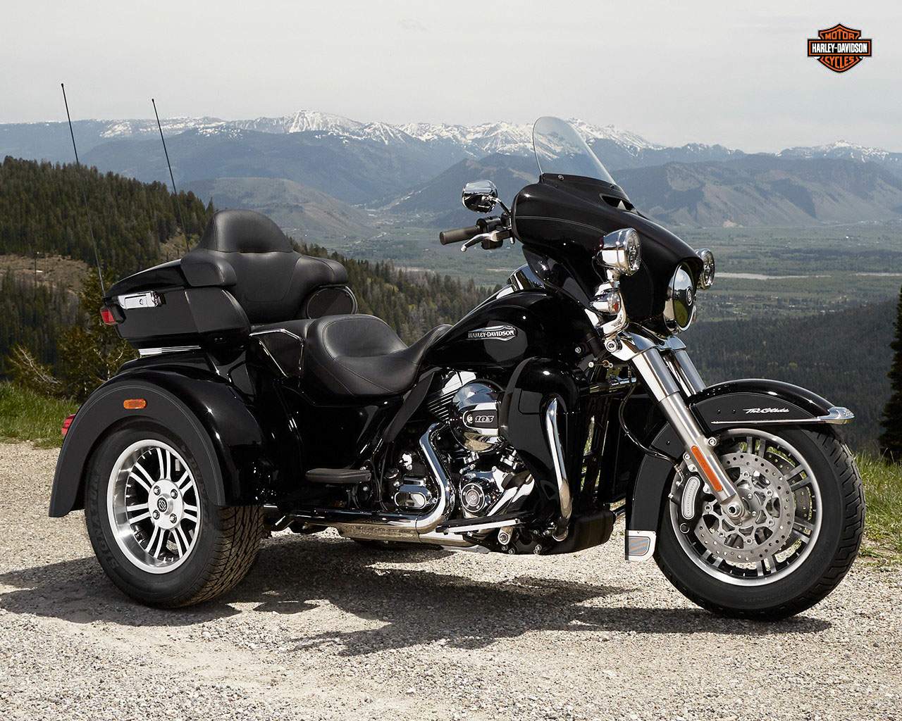 Мотоцикл Harley Davidson FLHTCUTG Tri Glide Ultra Classic 2015