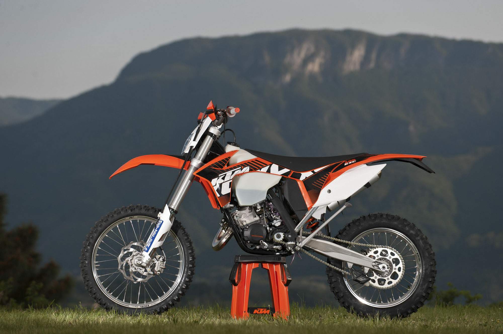 Мотоцикл KTM 125 EXC Enduro 2011