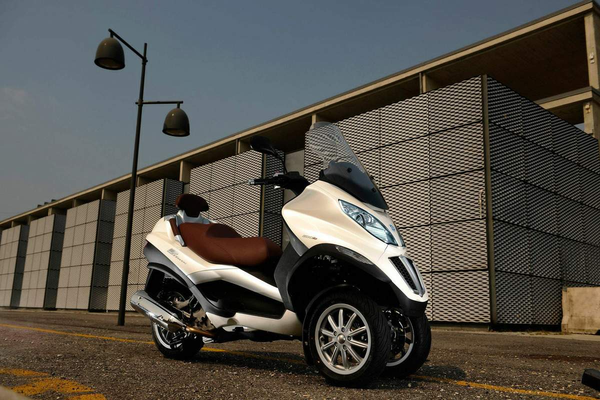 Мотоцикл Piaggio MP3 500 Sport Touring 2012