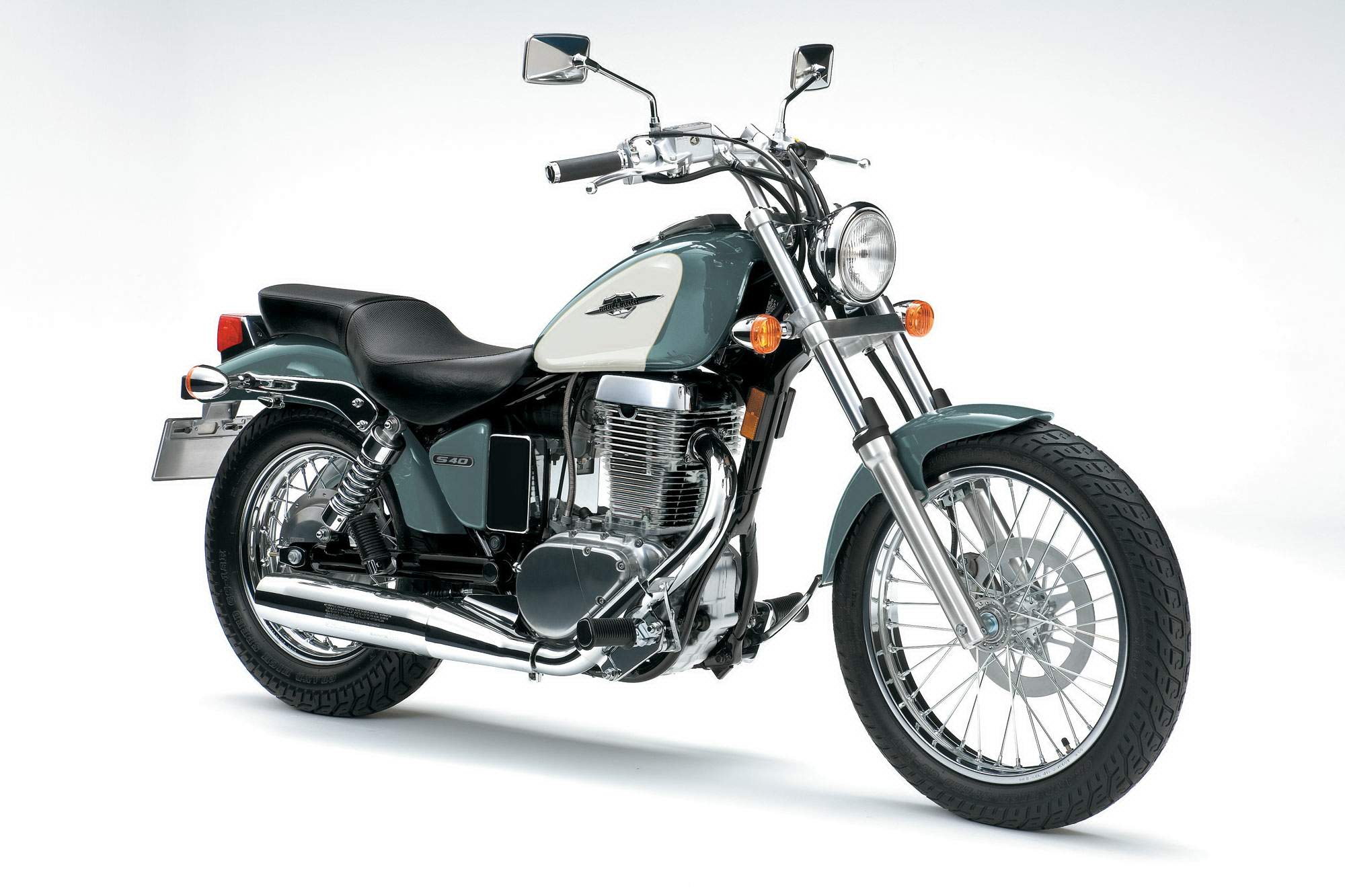 Мотоцикл Suzuki Boulevard S40 2011