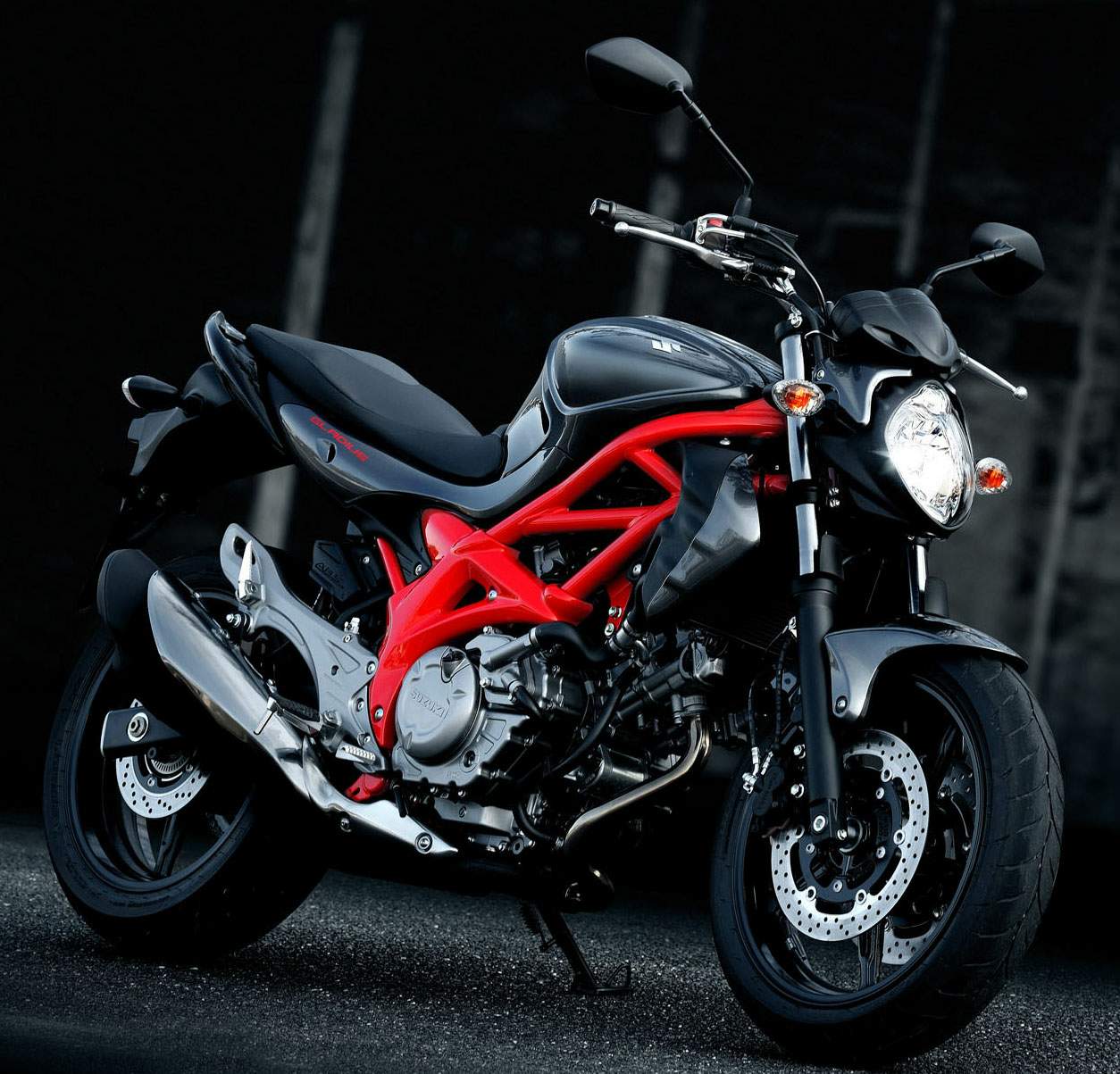 Мотоцикл Suzuki SFV 650 Gladius 2015