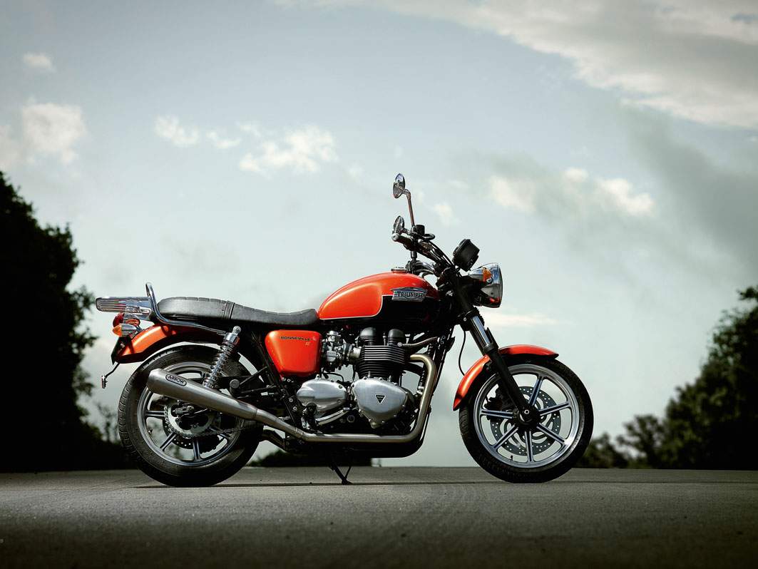 Мотоцикл Triumph Bonneville S.E. 2011