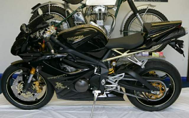 Мотоцикл Triumph Daytona 675 JPS Limited Edition 2007