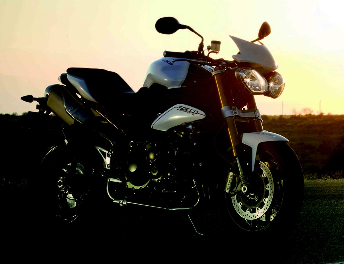 Мотоцикл Triumph Speed Triple R 2012