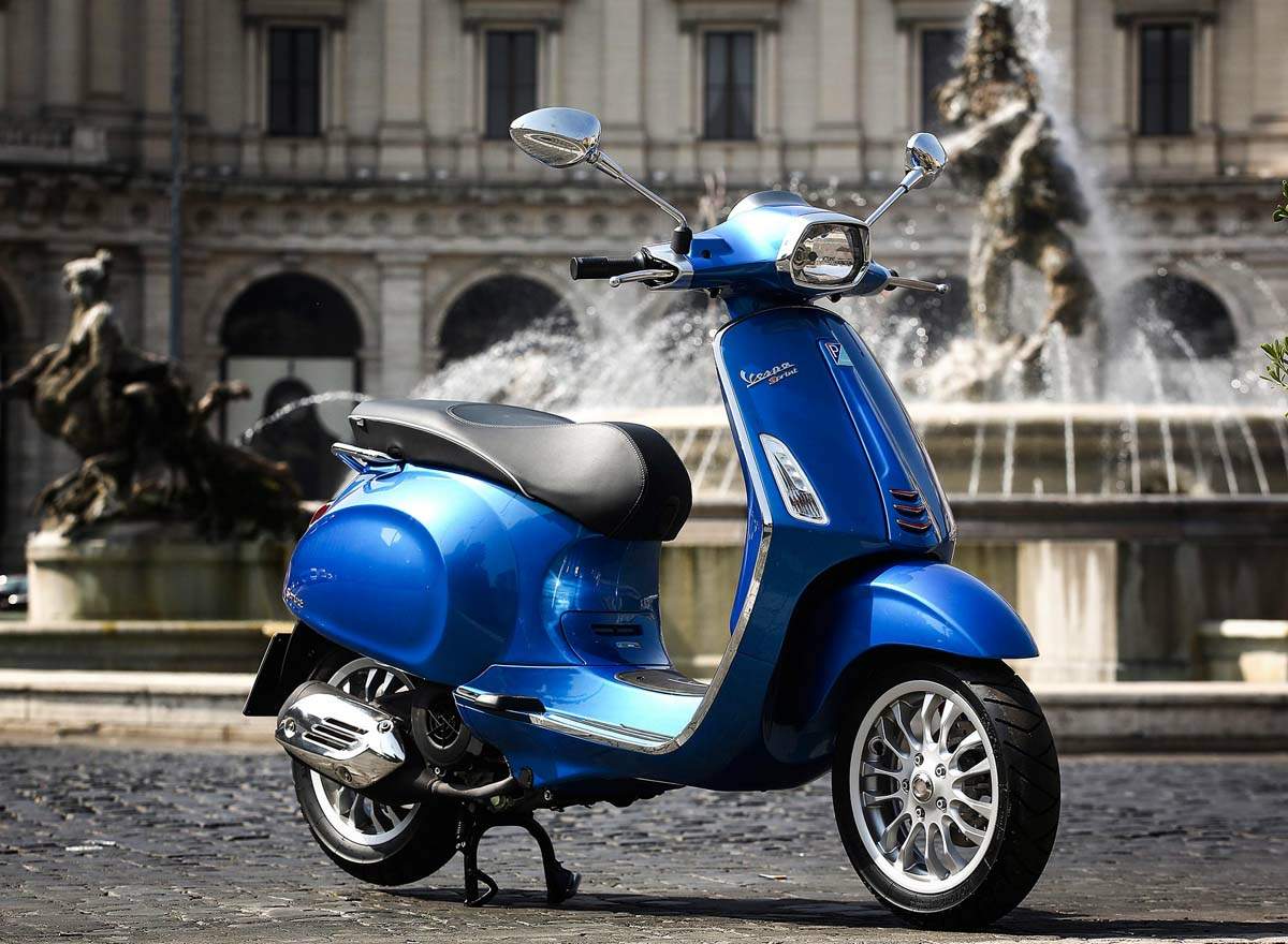 Мотоцикл Vespa Sprint 50 2015