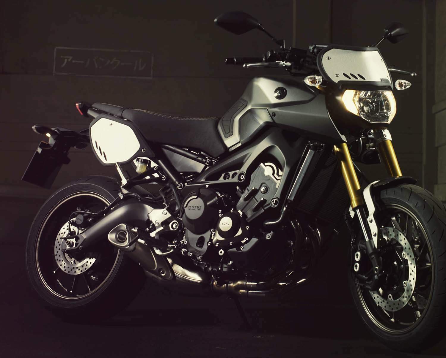 Мотоцикл Yamaha MT-09 Street Tracker 2014