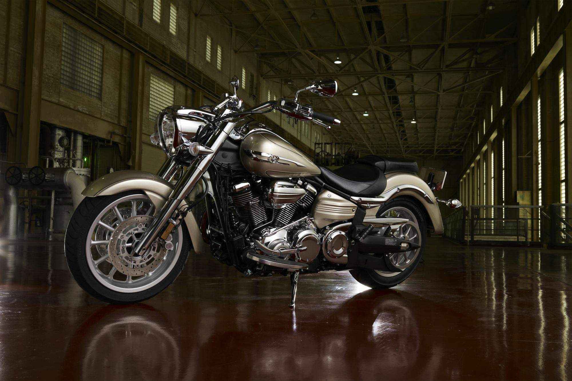 Мотоцикл Yamaha Star Roadliner S 2012