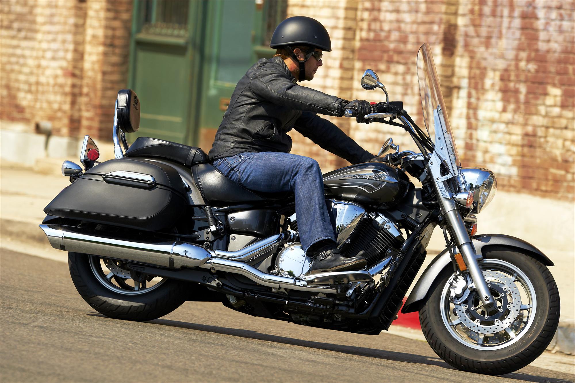 Мотоцикл Yamaha V-STAR 1300 TOURER 2012