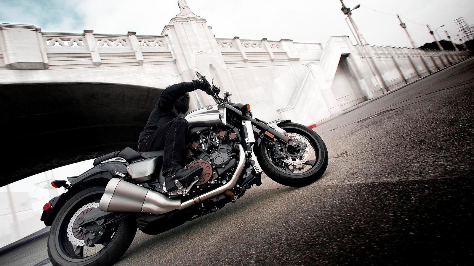 Мотоцикл Yamaha VMAX 2013