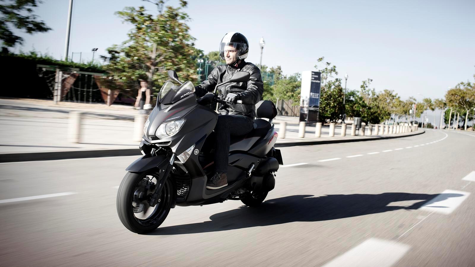 Мотоцикл Yamaha X-MAX 125 SPORT 2012