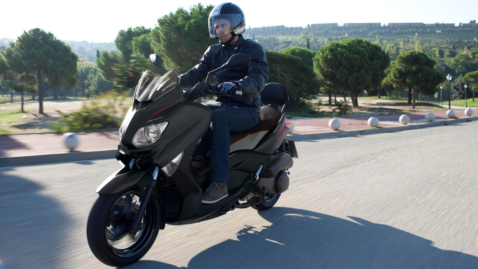 Мотоцикл Yamaha X-MAX 250 SPORT 2012