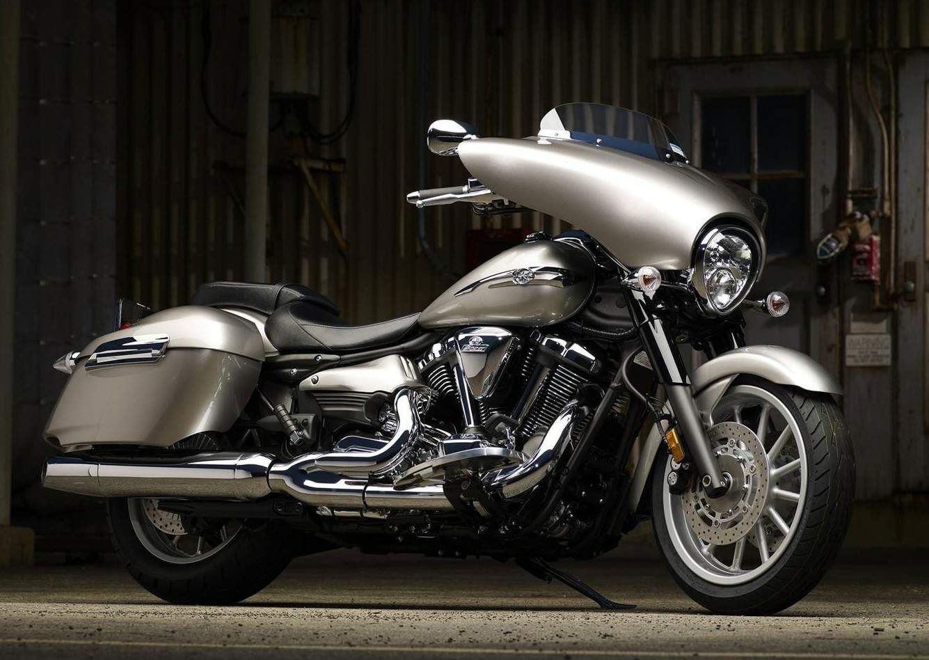 Мотоцикл Yamaha XV 1900 Stratoliner Deluxe 2012